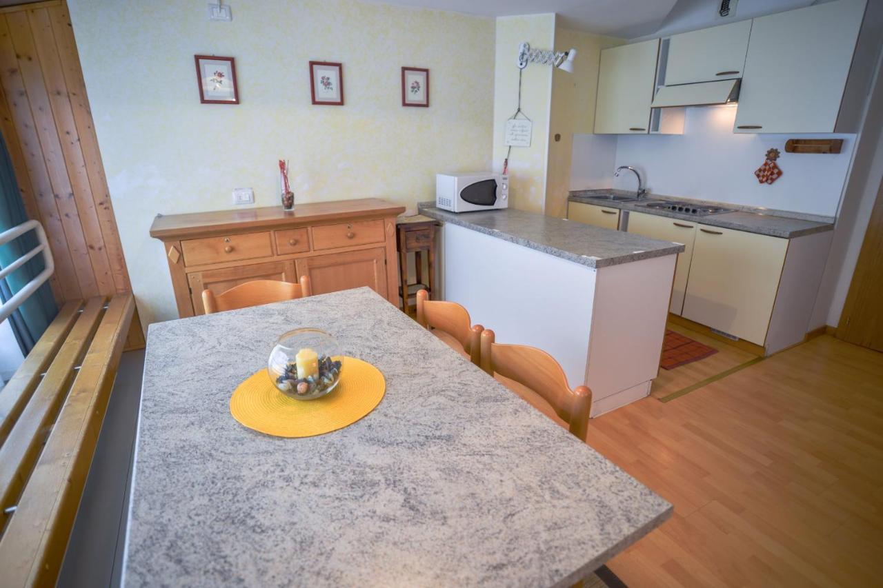 Res.Albare/Solaria Apt.Solandra Mezzana  Exterior foto